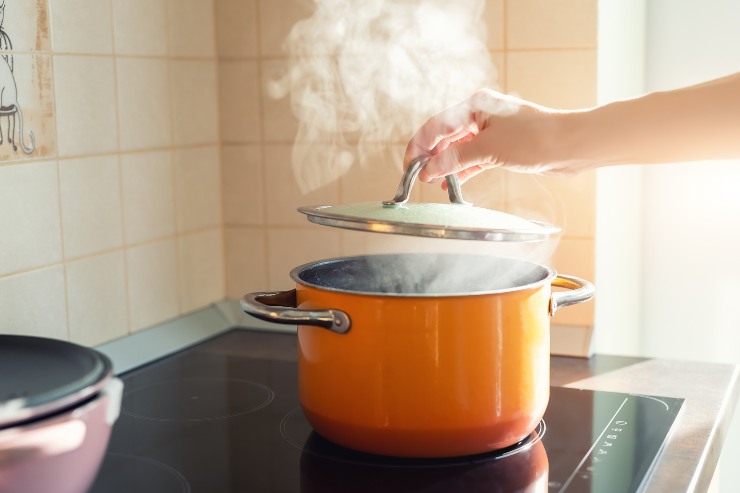 Acqua della pasta come farla bollire prima, senza ulteriori sprechi di gas e di soldi