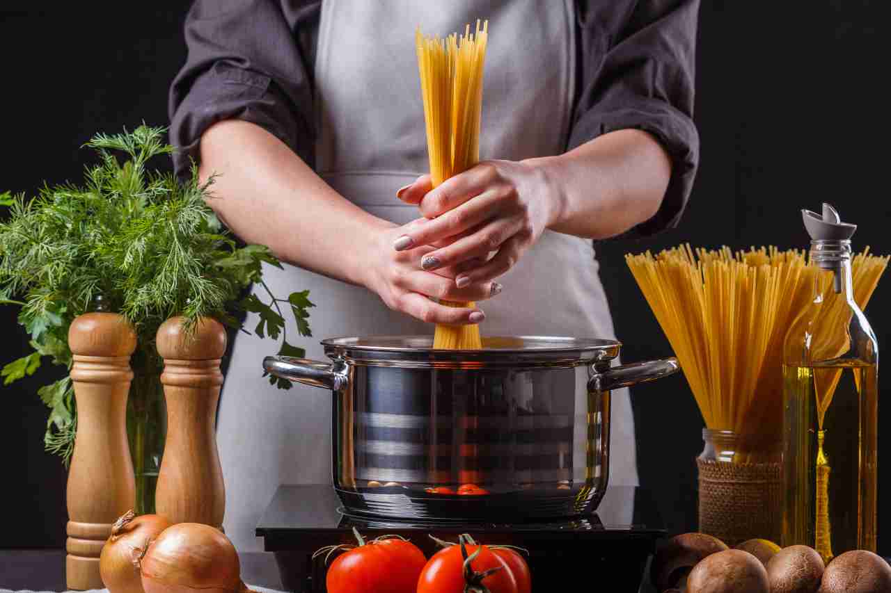 Le nonne per fare la pasta più buona usavano questo trucchetto sarà efficiente quanto dicono