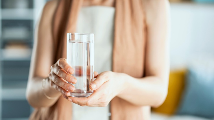 Riscaldamento: perché dovresti mettere un bicchiere di acqua vicino al termosifone