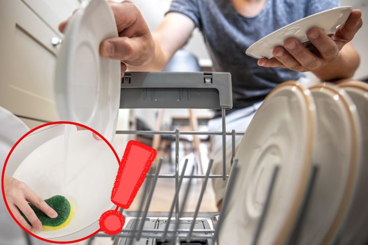 Lavare i piatti prima della lavastoviglie - Fonte AdobeStock