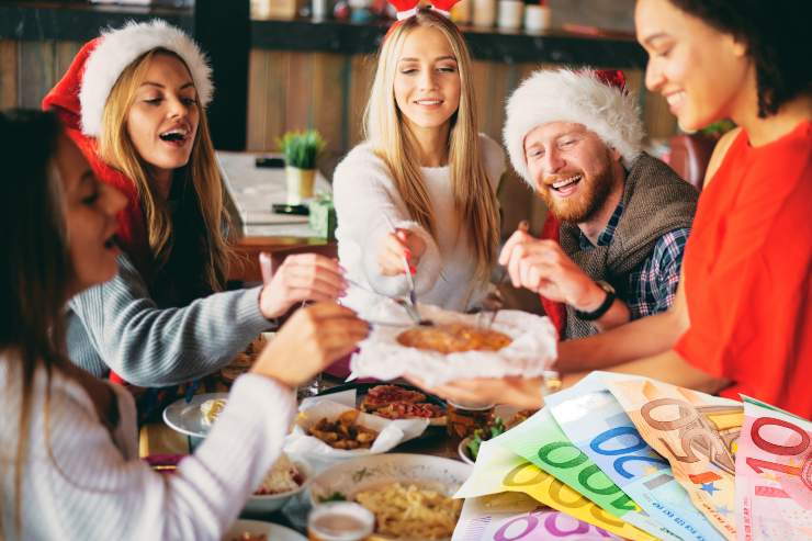 Risparmiare con la cena di natale - Fonte AdobeStock