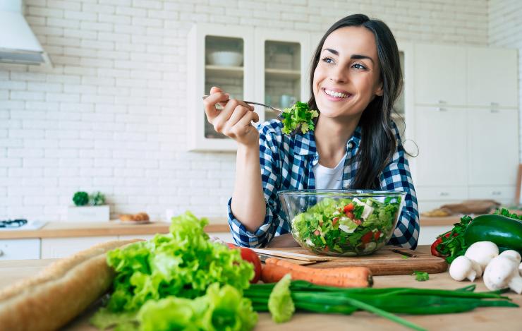 Lotta agli sprechi alimentari _ Dal frigorifero al giardino_ il trucco geniale per salvare la tua insalata