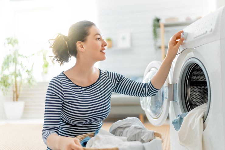 Acqua ossigenata, mettila all’interno della tua lavatrice: il risultato vi lascerà senza parole