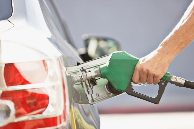 Benzina e diesel, fare il pieno costerà ancora di più_ quando scatta l'aumento dei prezzi
