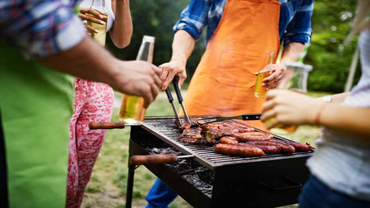 Fare il barbecue