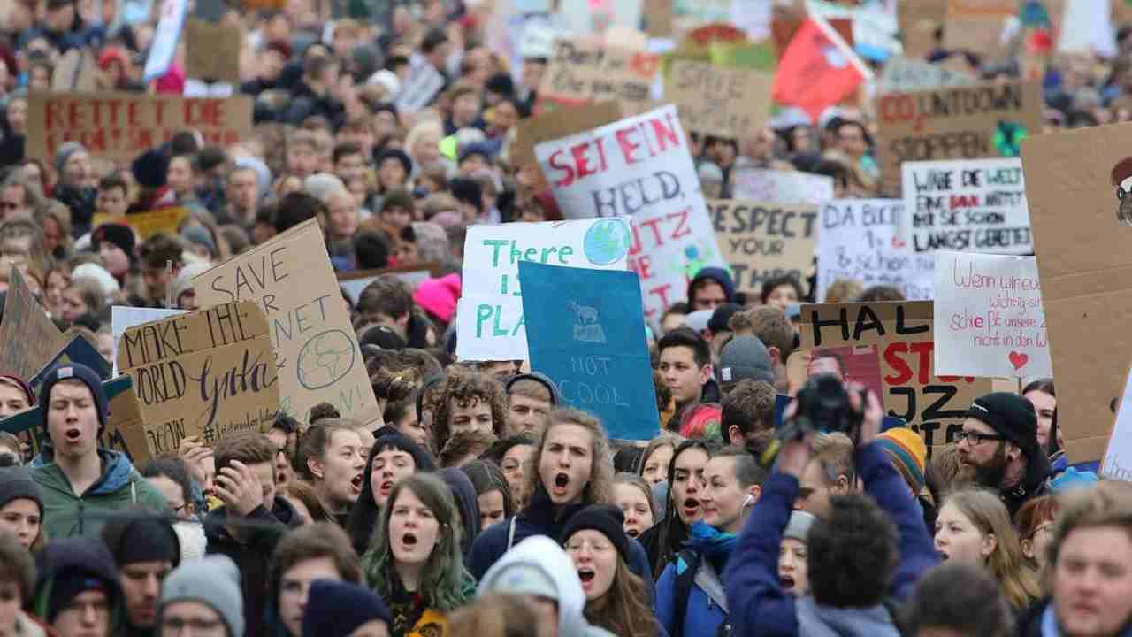 Le proteste per la lotta ai cambiamenti climatici