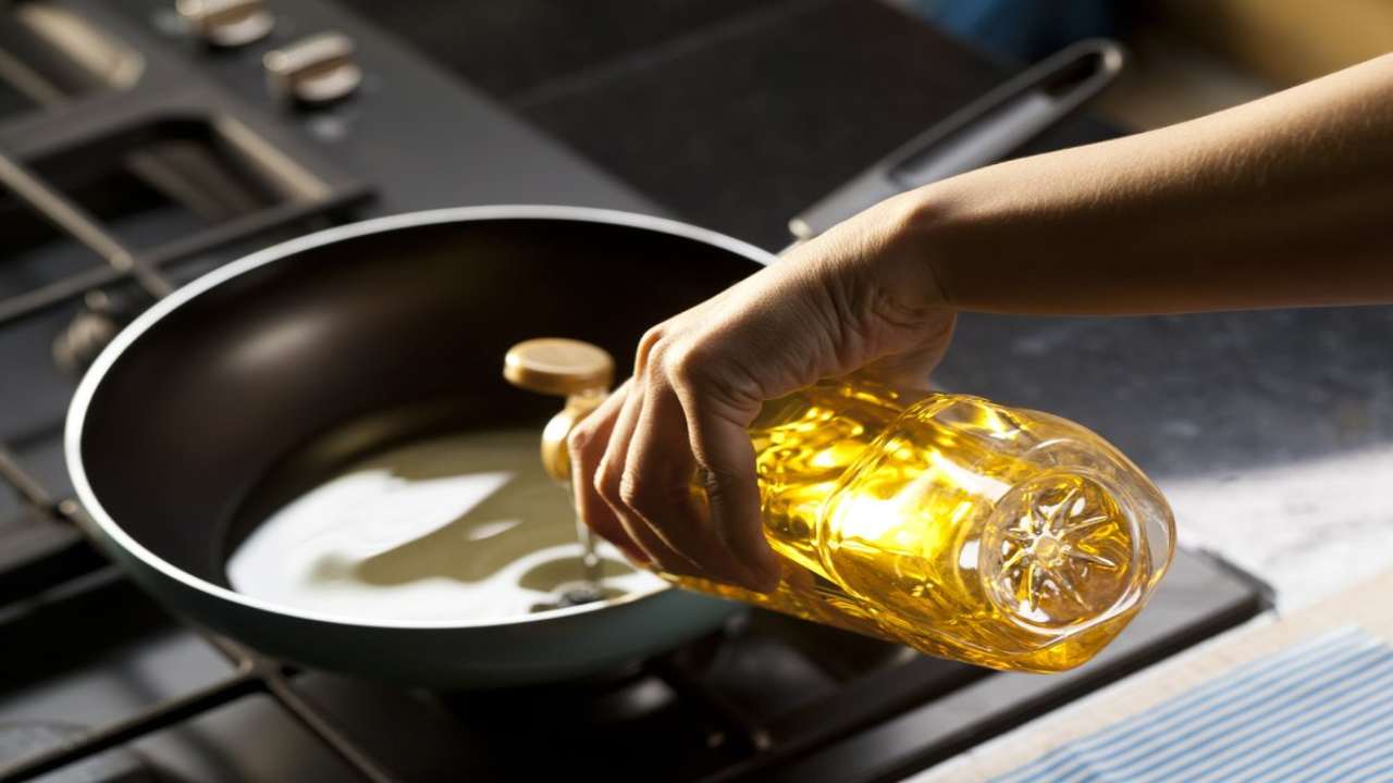 Come smaltire l'olio esausto da cucina