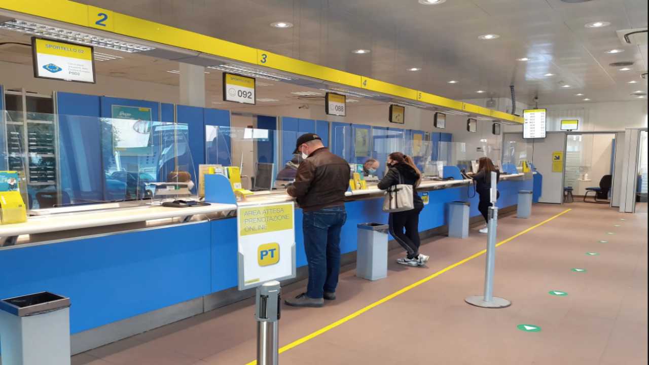 Poste Italiane cerca laureati