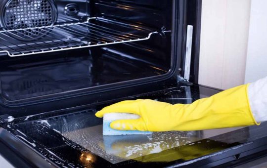 Come pulire il forno di casa