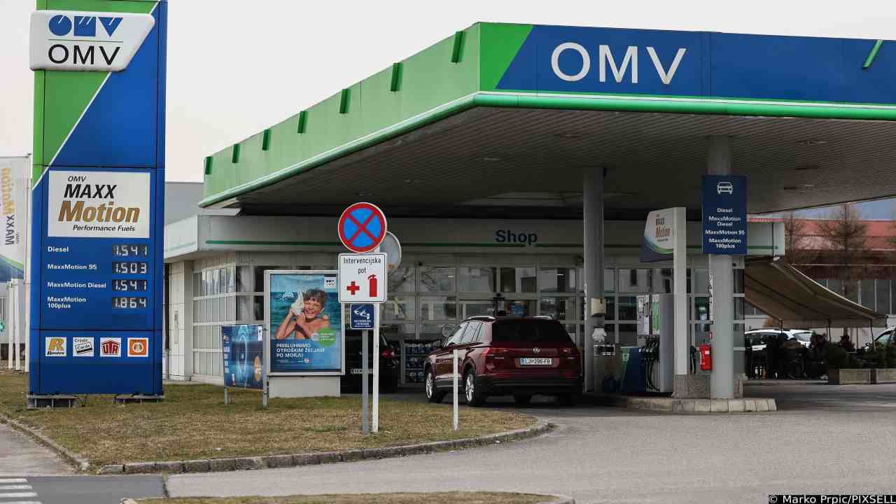 Slovenia, carburante a prezzi più bassi