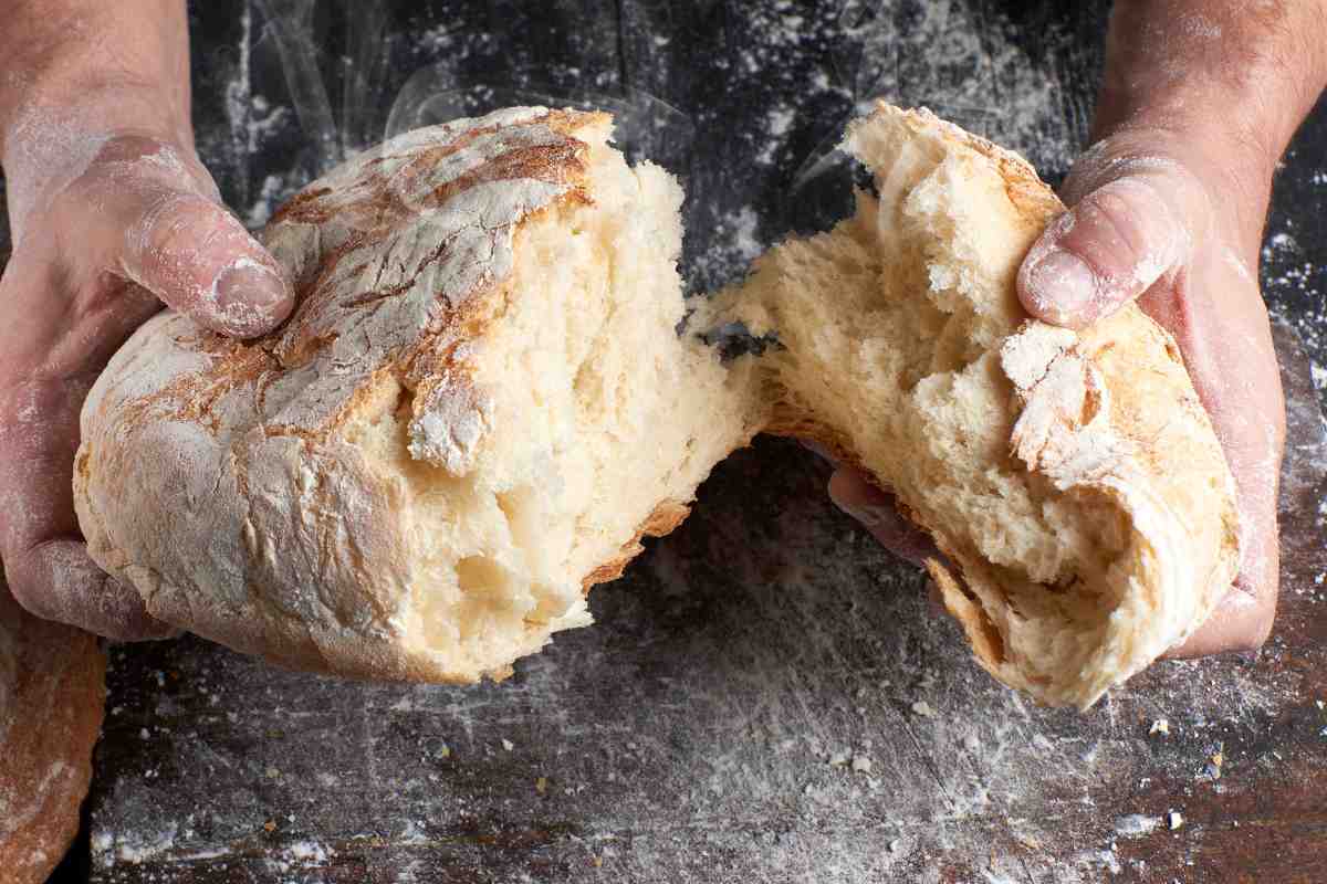 Mollica di pane per pulire il muro