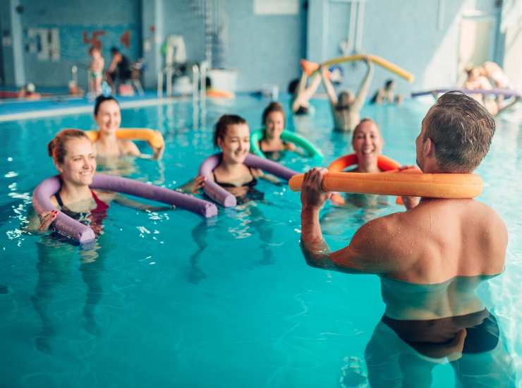 Allenamento di aquagym