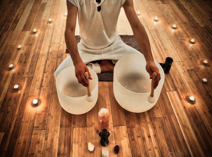 Meditazione e campane di cristallo