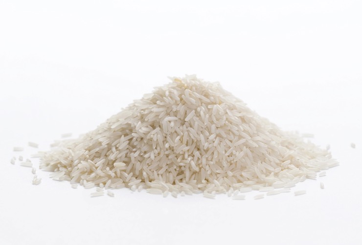Manciata di riso crudo 