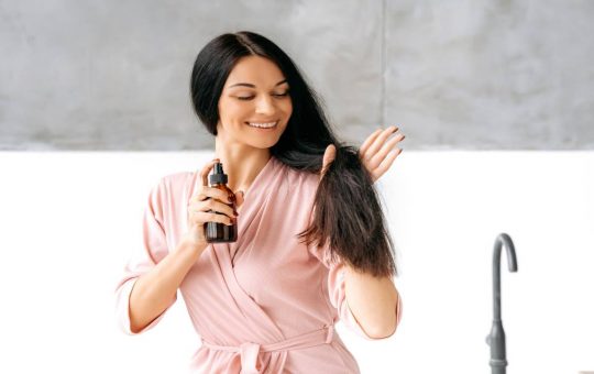 Applicazione trattamento per capelli