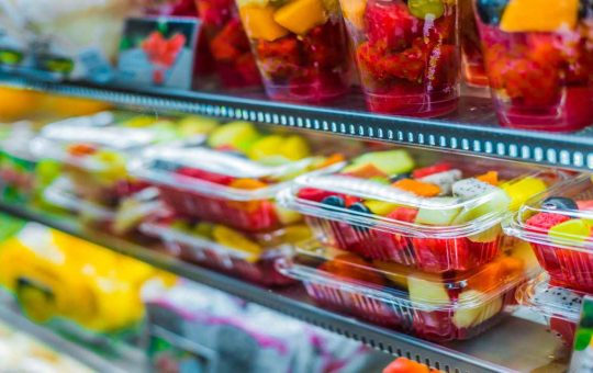 Imballaggi monouso al supermercato