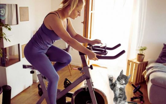 Donna in cyclette