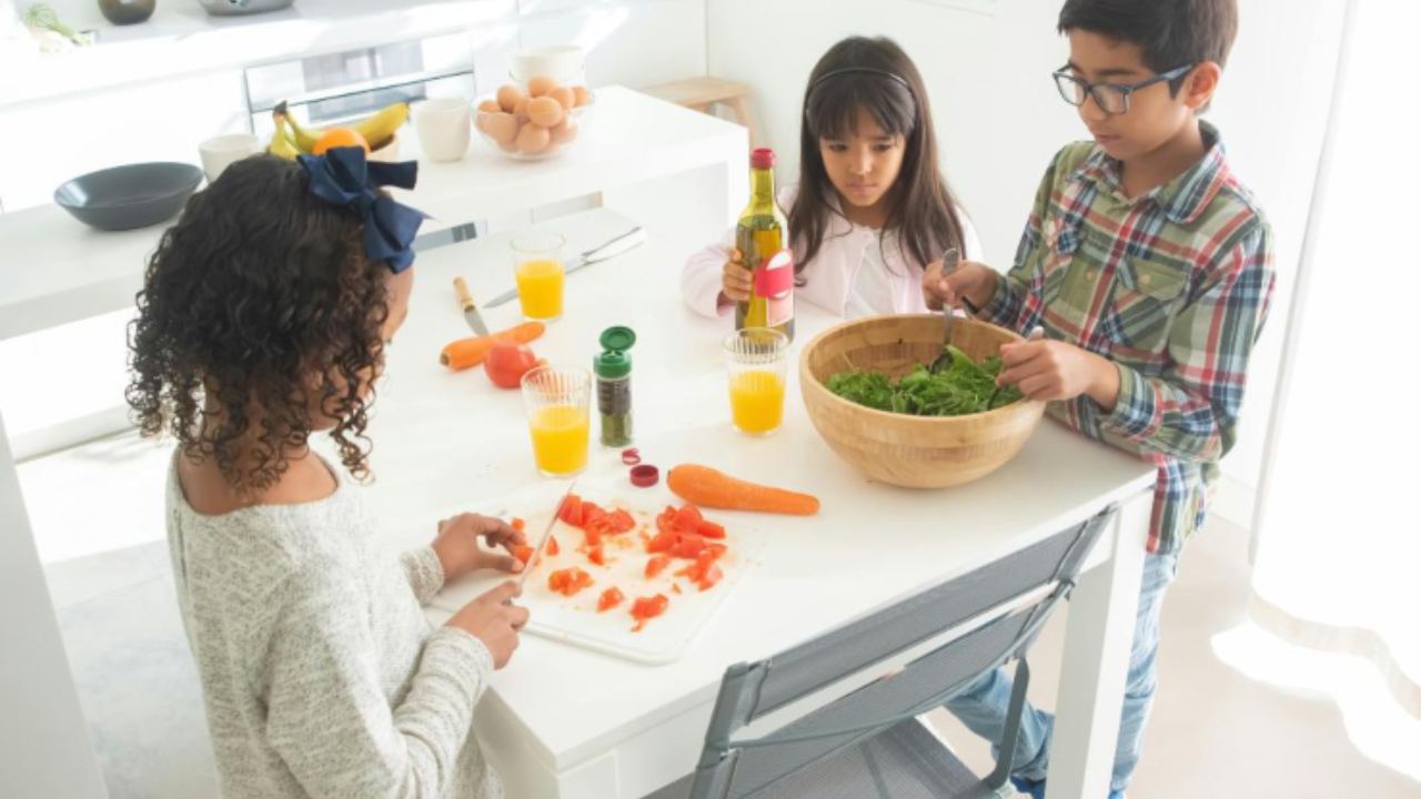 Bambini in cucina