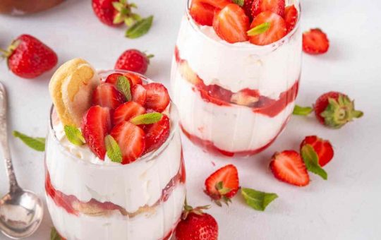Dolci estivi con fragole