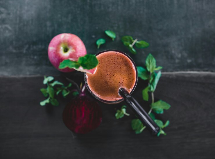 Frullato detox (pexels.com) - newsecologia.it
