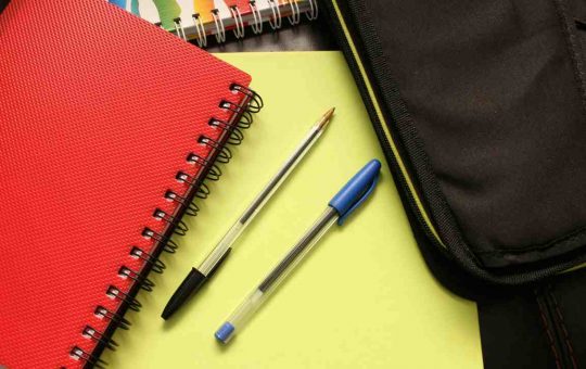 Materiale scolastico (pexels.com) - newsecologia.it
