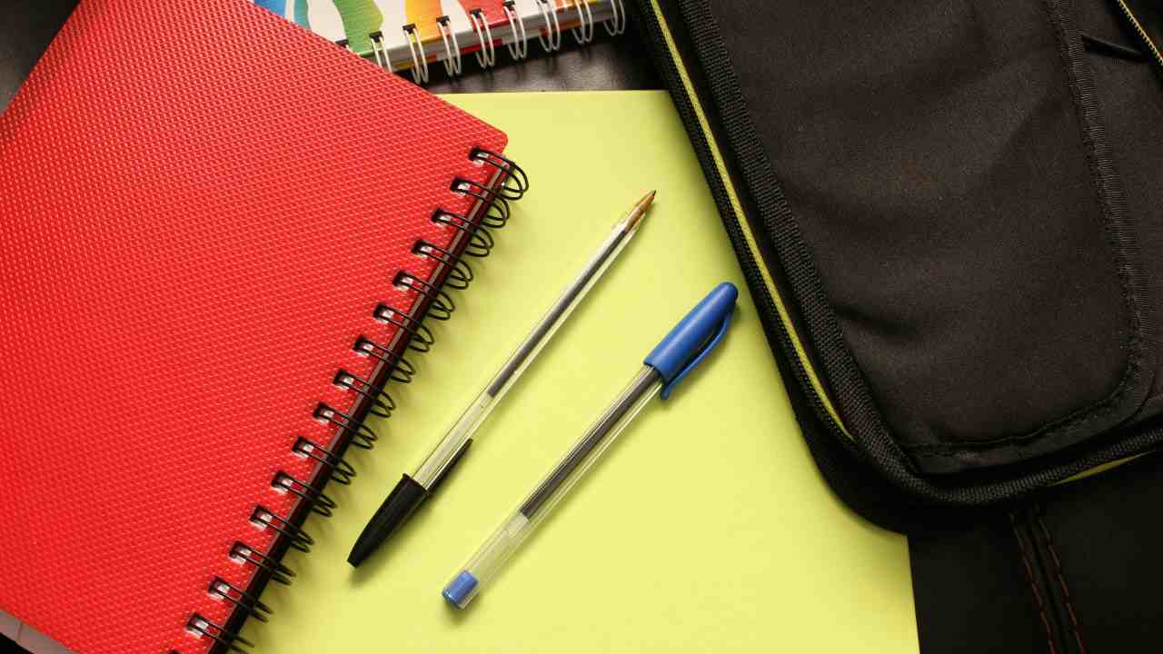 Materiale scolastico (pexels.com) - newsecologia.it