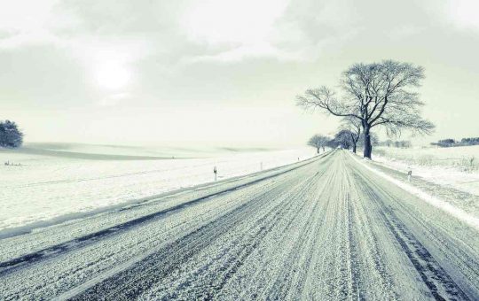 Strada innevata